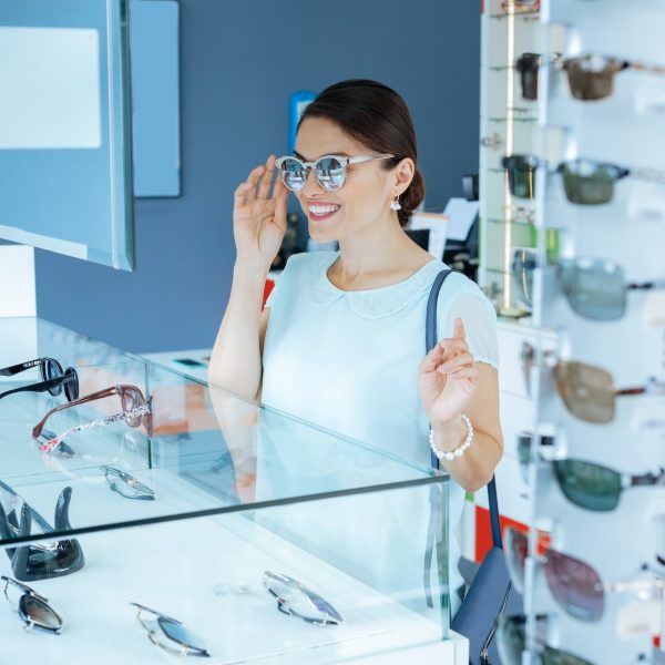boutique de lunettes de soleil